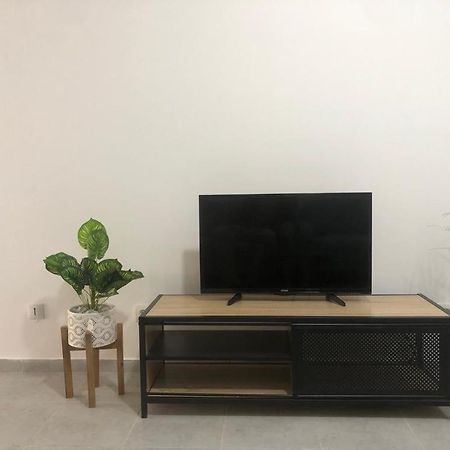 Rdc - Appartement F3 Villiers Le Bel 95 Proche De Paris Roissy Eksteriør billede